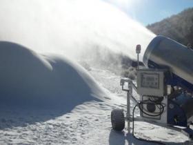 滑雪场造雪机这样做可以延长经营期