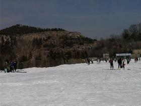 山东济南九顶塔滑雪场