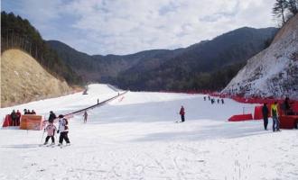 河南郑州桃花峪生态滑雪场