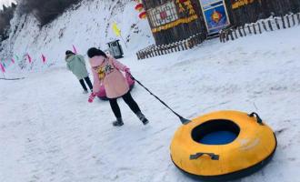 嬉雪乐园和小型滑雪场的区别