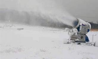 滑雪场人工造雪机造的雪和天然雪哪个更环保？