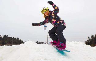 室内滑雪场一般雪道面积是多少？