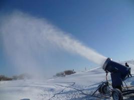 不用造雪工的人工造雪机是什么样的造雪机